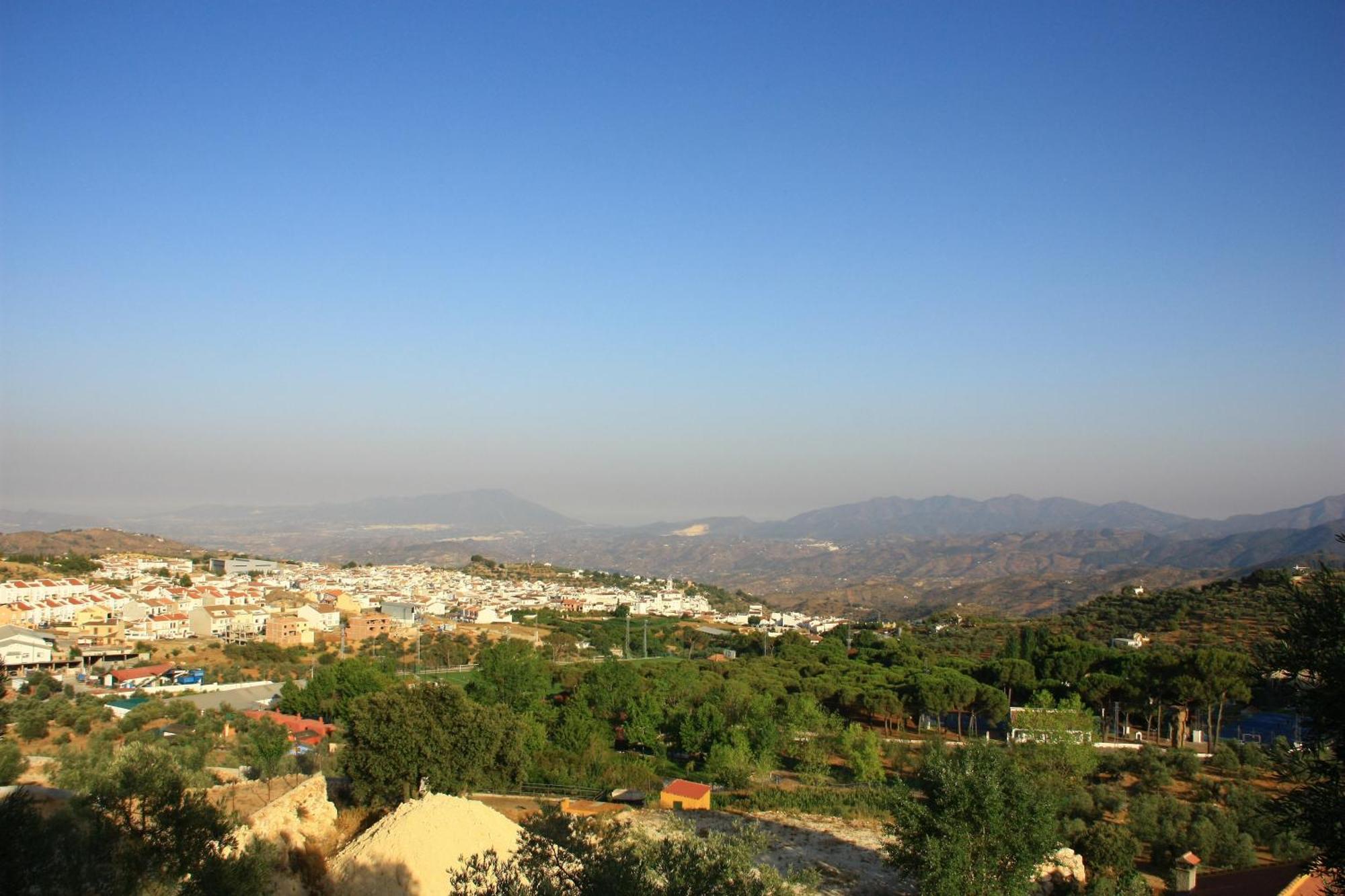 Camping Sierra De Las Nieves Yunquera Exterior photo